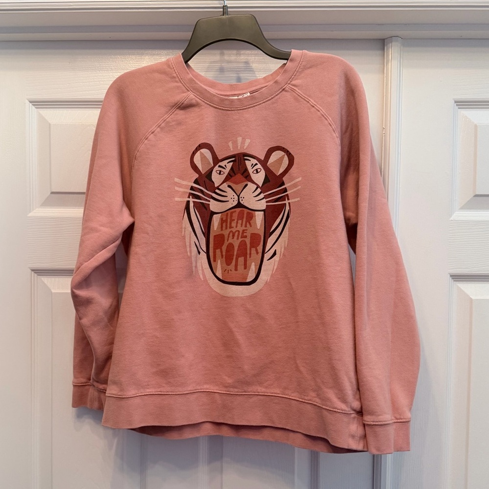 JOANIE SWEATSHIRT SIZE MEDIUM IN EUC